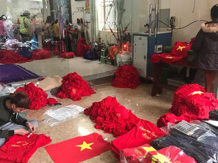 Xưởng may áo cờ đỏ sao vàng Đà Nẵng