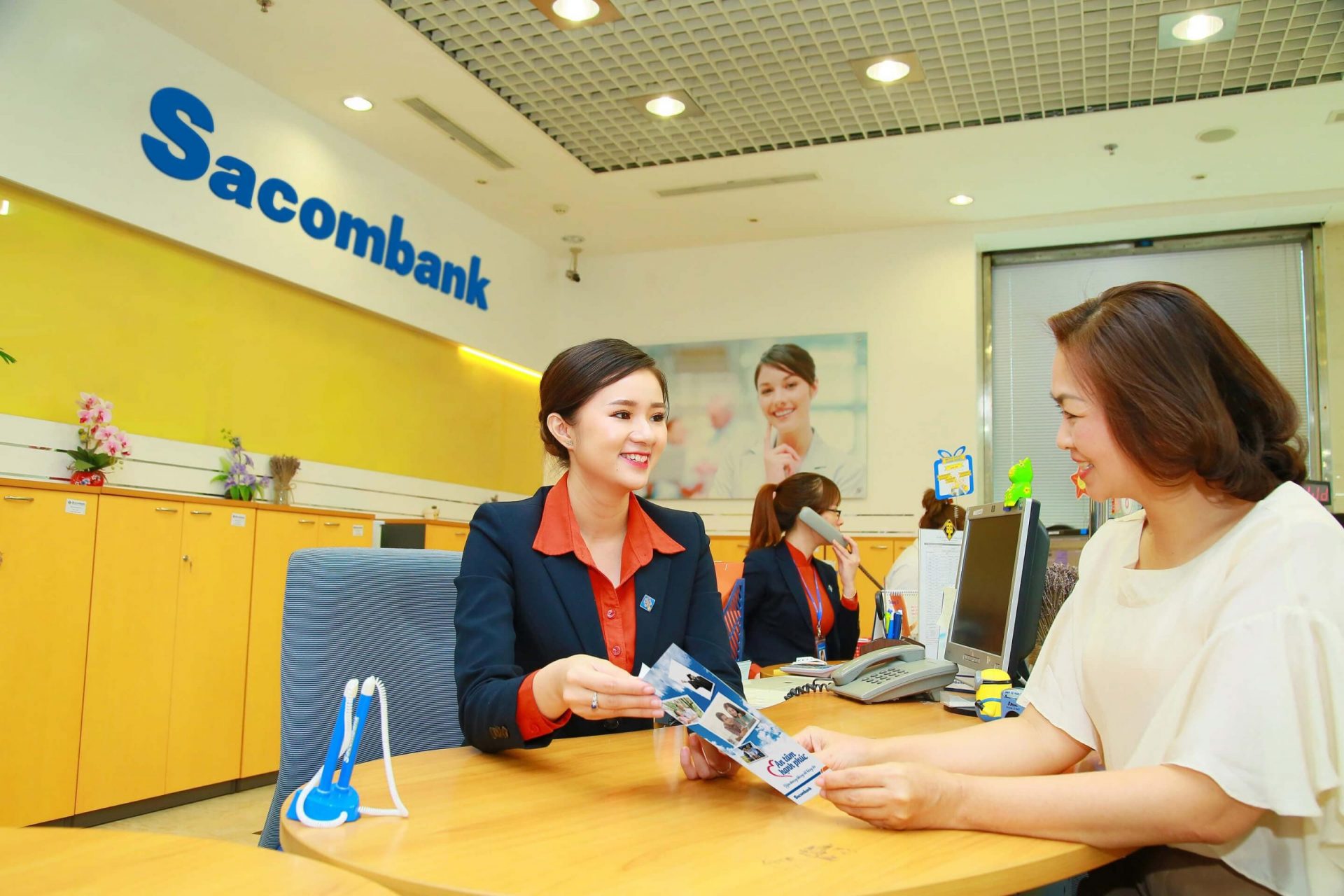 Đồng phục ngân hàng Sacombank